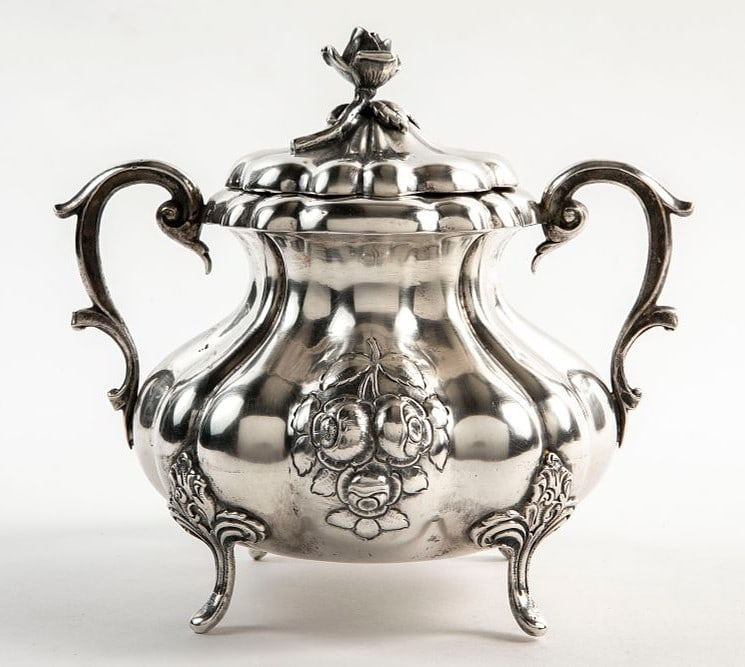 Antique Austro-Hungarian silverware, of high quality and especially heavy for sugar and a matching: Antique Austro-Hungarian silverware, of high quality and especially heavy for sugar and a matching lid, made of 900 silver, manufactured between the years 1872-1921, signed, the interior is gilded, ha