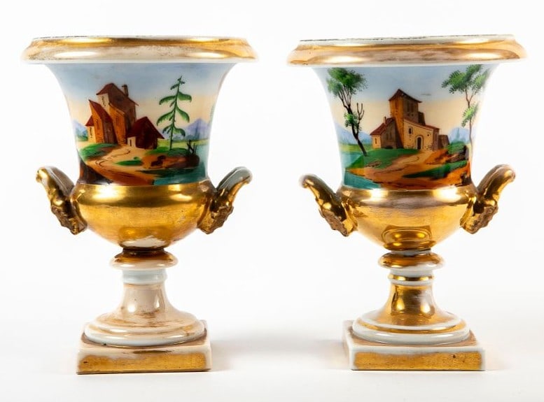 Two antique French Campana vases, first half of the19th century, made of painted porcelain, made by: Two antique French Campana vases, first half of the19th century, made of painted porcelain, made by one of the Old Paris factories, Height: 20 cm, Total width: 17 cm,