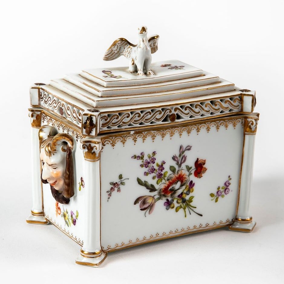 An antique desk porcelain box from the late 19th century, made by C. M. Hutschenreuther Hohenberg: An antique desk porcelain box from the late 19th century, made by C. M. Hutschenreuther Hohenberg (1876-1887), decorated with hand paintings in enamel and gold, handles sculpted in the form of satyrs'