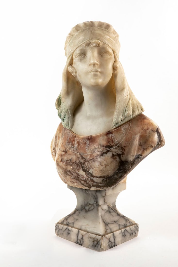 Henri Carli (1868-1930) - Antique French marble sculpture according to the artist, in the form of a: Henri Carli (1868-1930) - Antique French marble sculpture according to the artist, in the form of a young girl, with the signature Carli on the back, minor chips to the base. Height: 48 cm, width: 30 