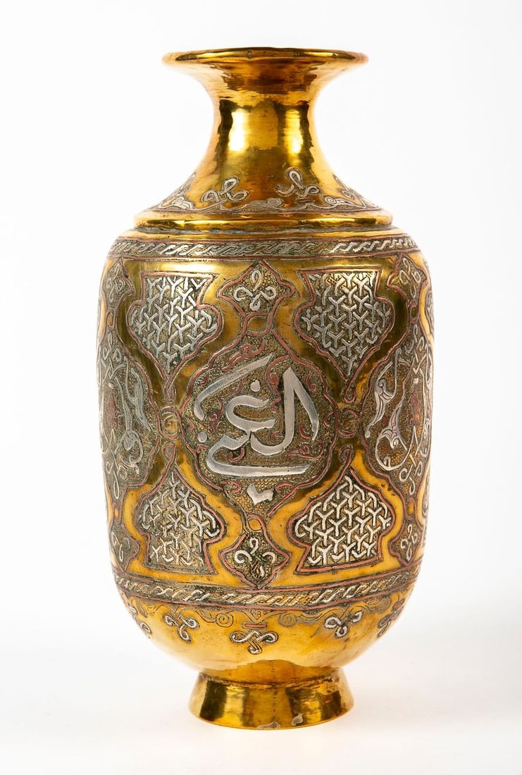 An antique Syrian vase, decorated with Damascus work, Height: 25 cm, width: 13 cm, (1 of 6)