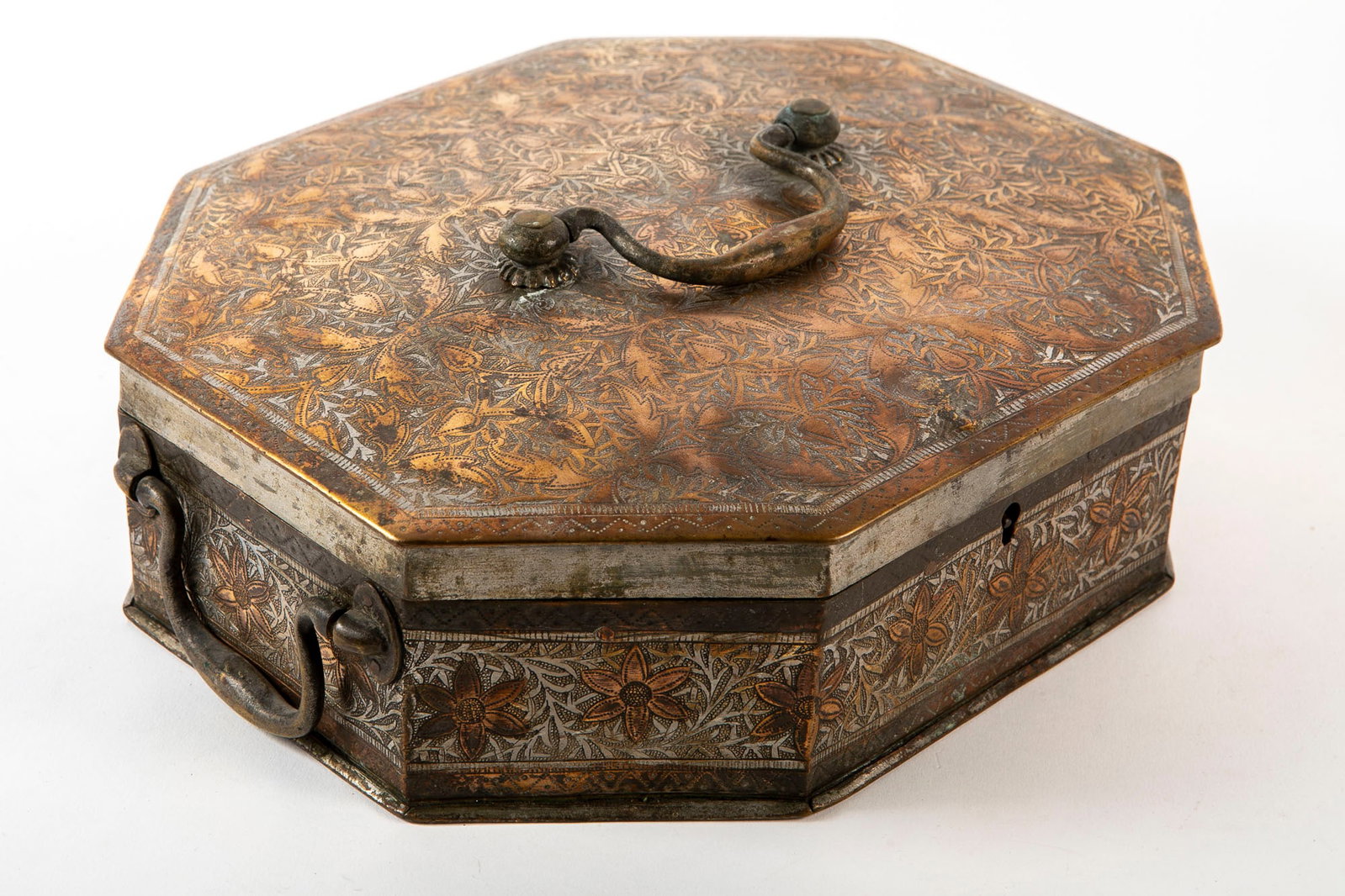Antique Betel Nut Box, Southeast Asia (probably Pakistan/Naples/Bangladesh/India), made of handmade (1 of 8)