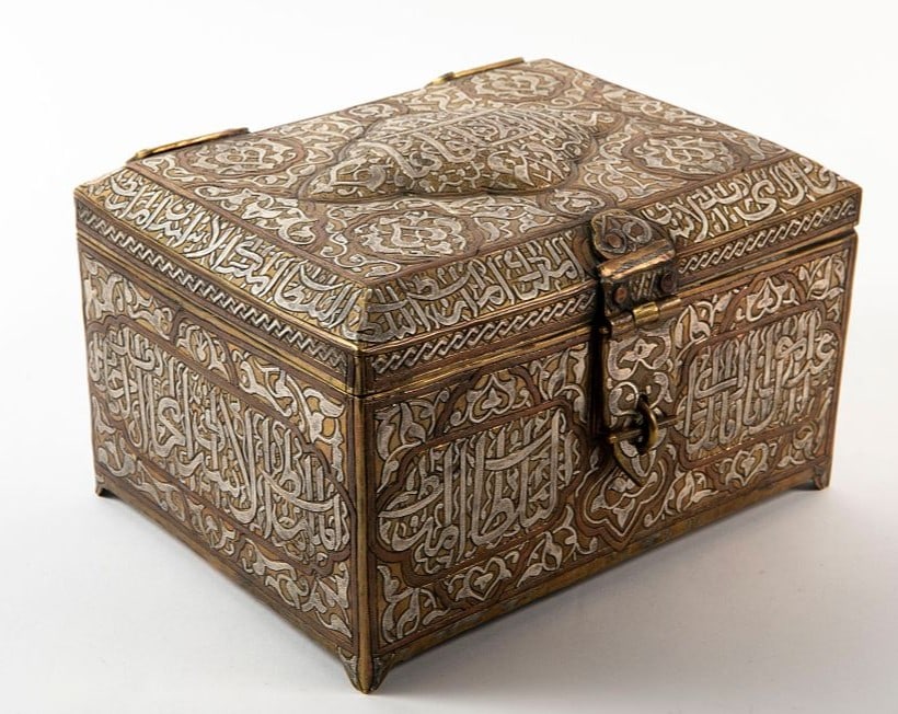 Islamic desk box, impressive, decorated with Damascus work, Height: 16.5 cm, depth from front to (1 of 6)
