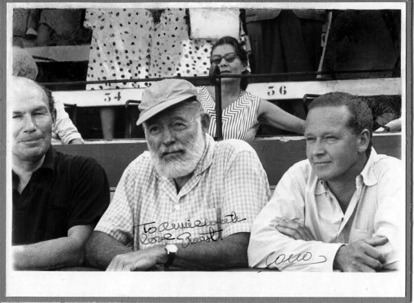 Ernest Hemingway Signed Photo UACC PADA