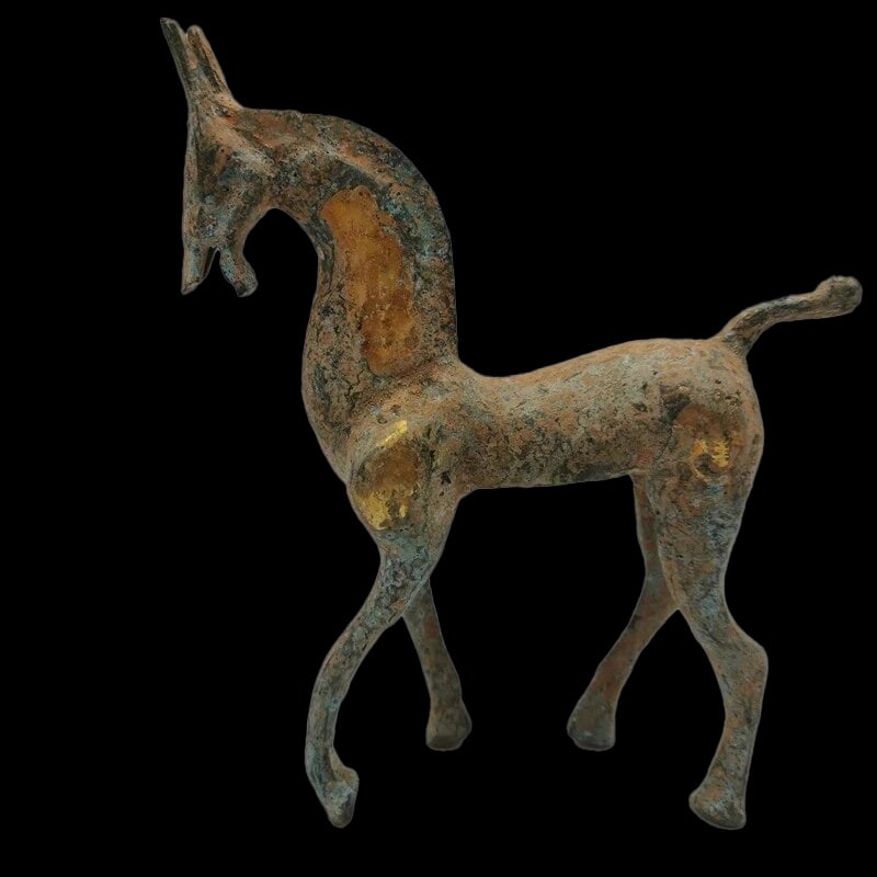 20 cm. Bronze Han Dynasty Horse Statuette Gilding: Size: Height - 20 cm. Materials: Bronze, Copper Condition: Looks like vintage. The "Horse" statuette is a typical symbol of fertility, courage and powerful power. This is an excellent option for a gif