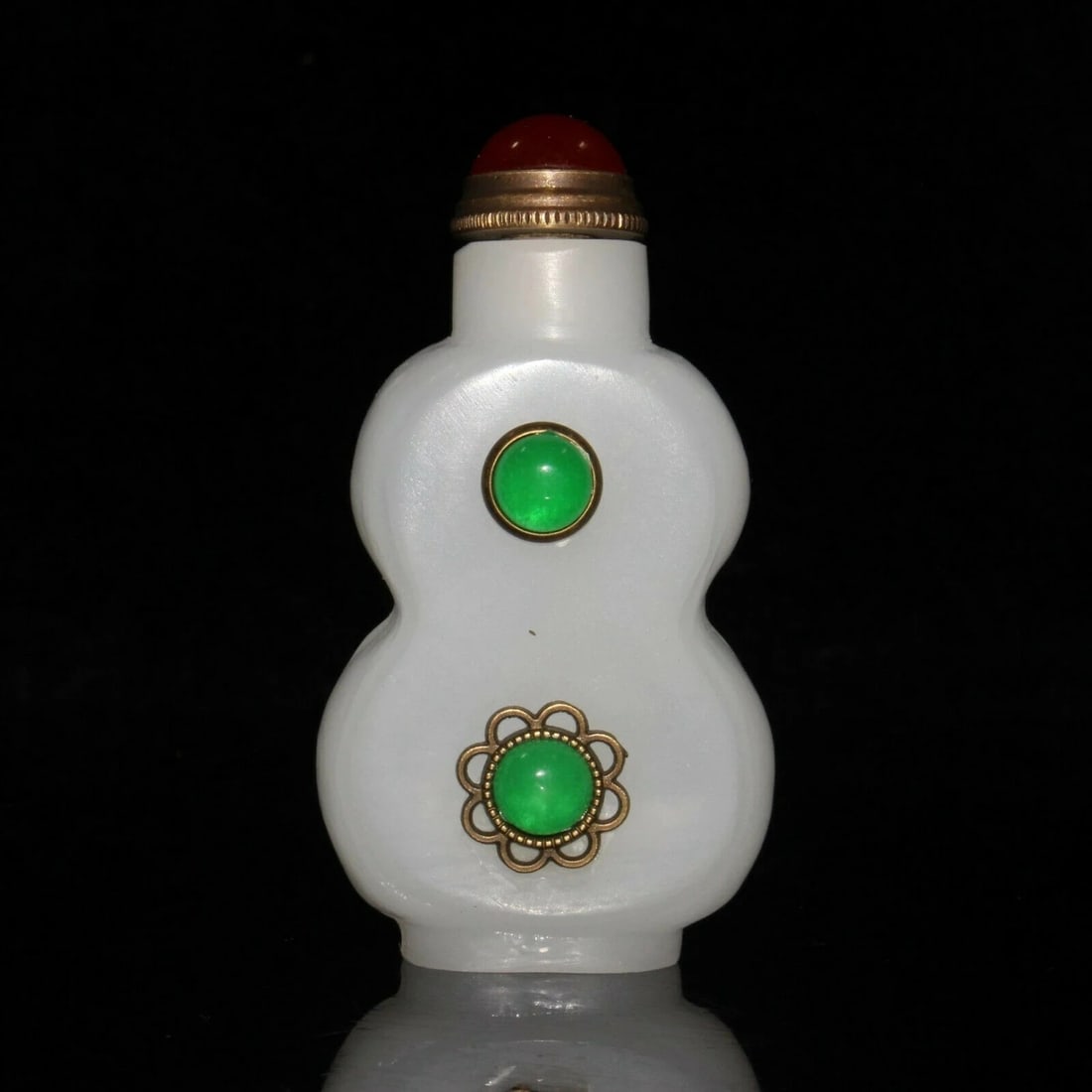 Retro Jade Glass Chinese Collectible Snuff Bottle (1 of 5)