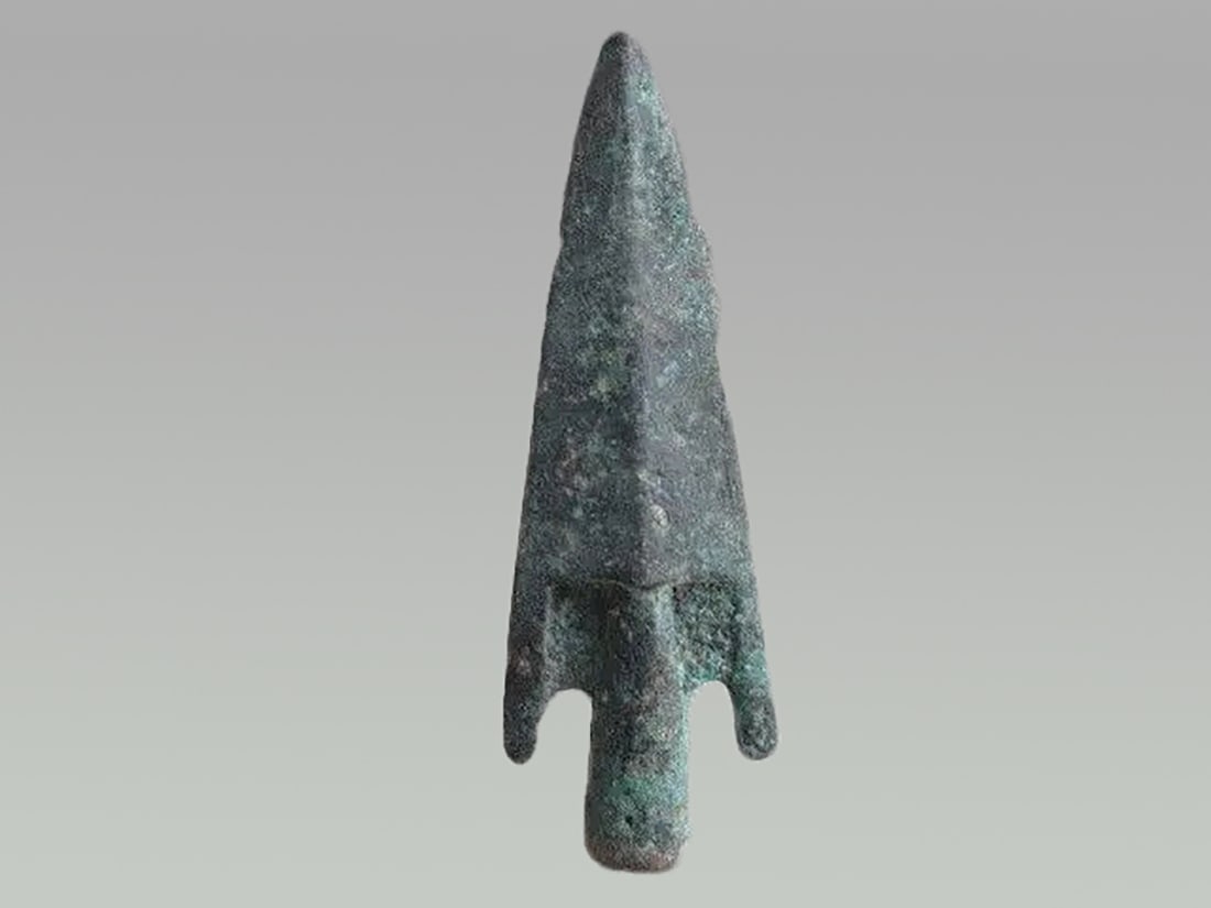 Ancient Style Chinese Archery Arrowhead Sculpture (1 of 2)