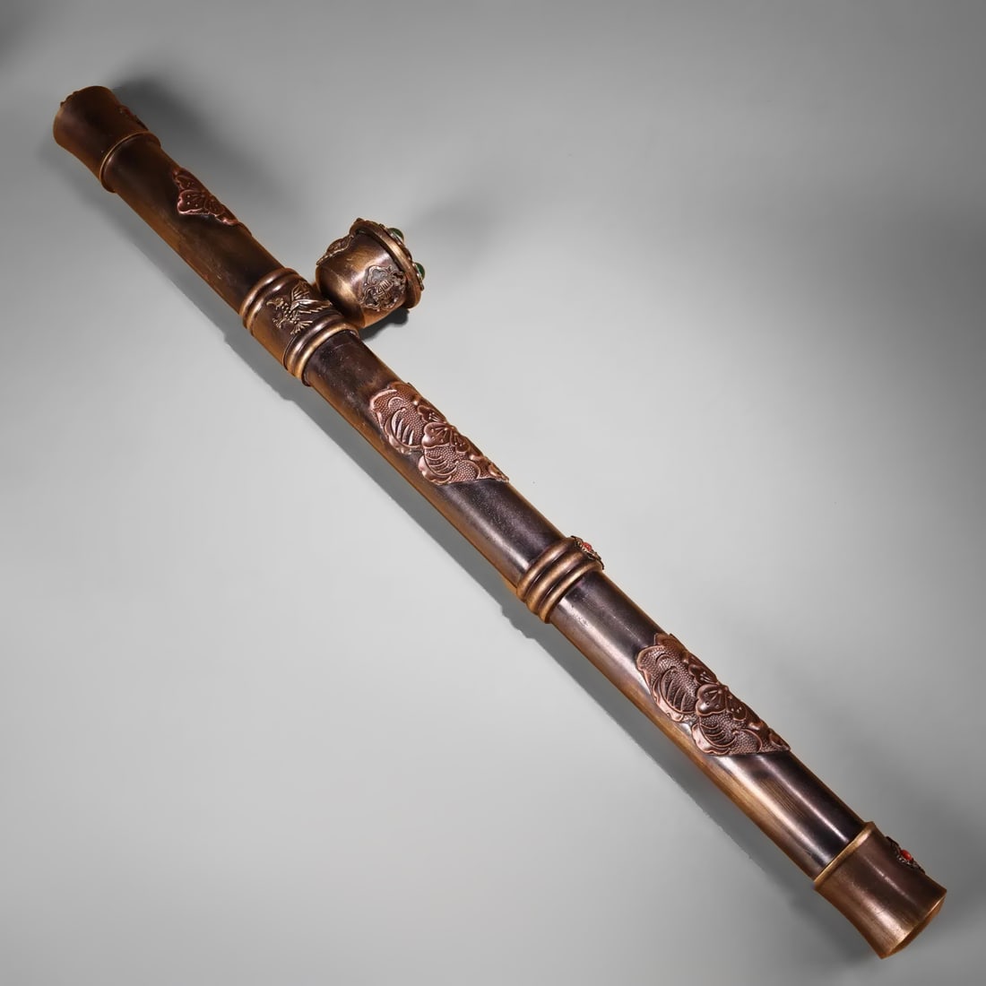 Elegant Tibetan Vintage Style Tobacco Smoking Pipe: Size: Length 40 cm. Weight 0.8 kg. Materials: Bronze, cinnabar, mosaic gem, copper. Condition: Appears to have a classic aesthetic. Tibetan old-style smoke gun, a unique addition to your decor. This p