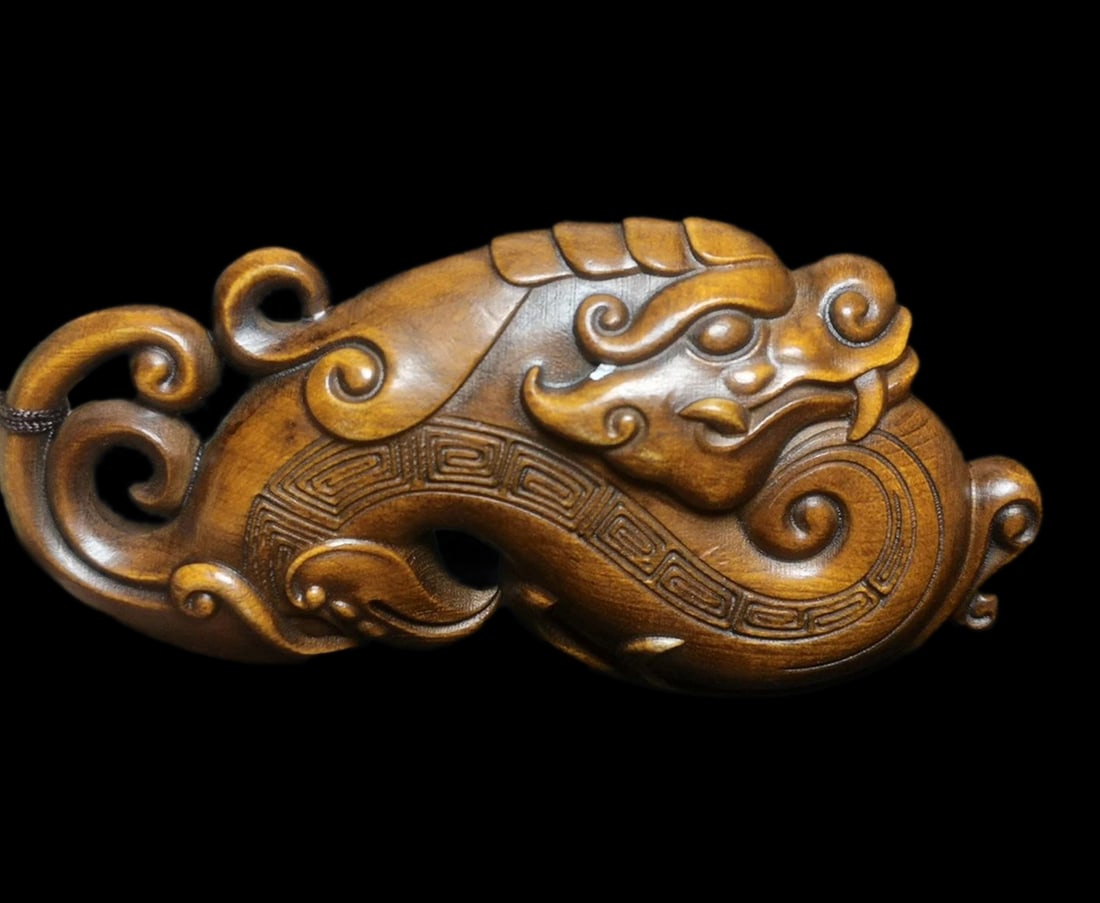 Unique Oriental Carved Dragon Sculpture Netsuke (1 of 2)