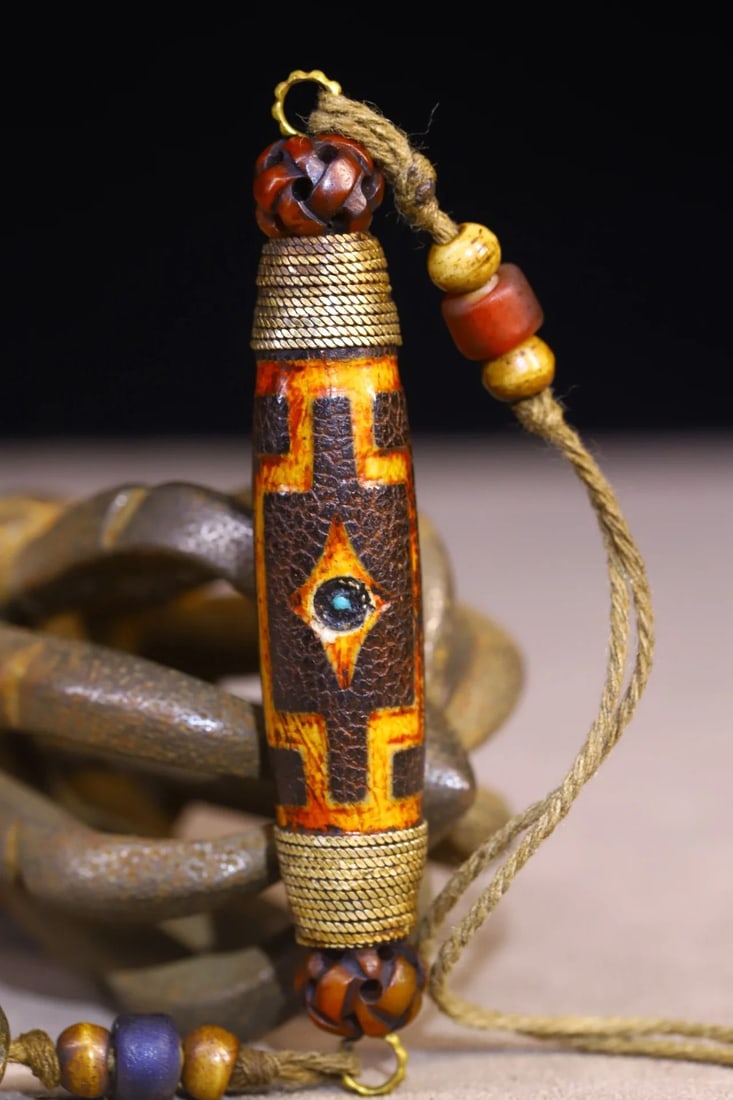 Retro-Inspired Agate Mosaic Dzi Bead Buddha Amulet (1 of 4)