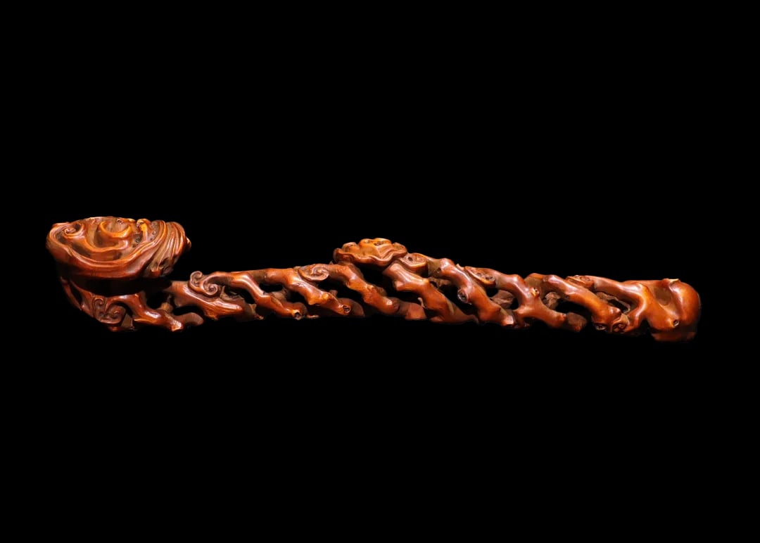 Tibetan Collectible Boxwood Scepter Hand Carved: Size: Length 29.5 cm - Width 6.5 cm. Weight 550 g. Materials: Boxwood. Condition: Excellent. This old-style boxwood hand carved Ruyi Scepter exemplifies exquisite craftsmanship and profound symbolism.