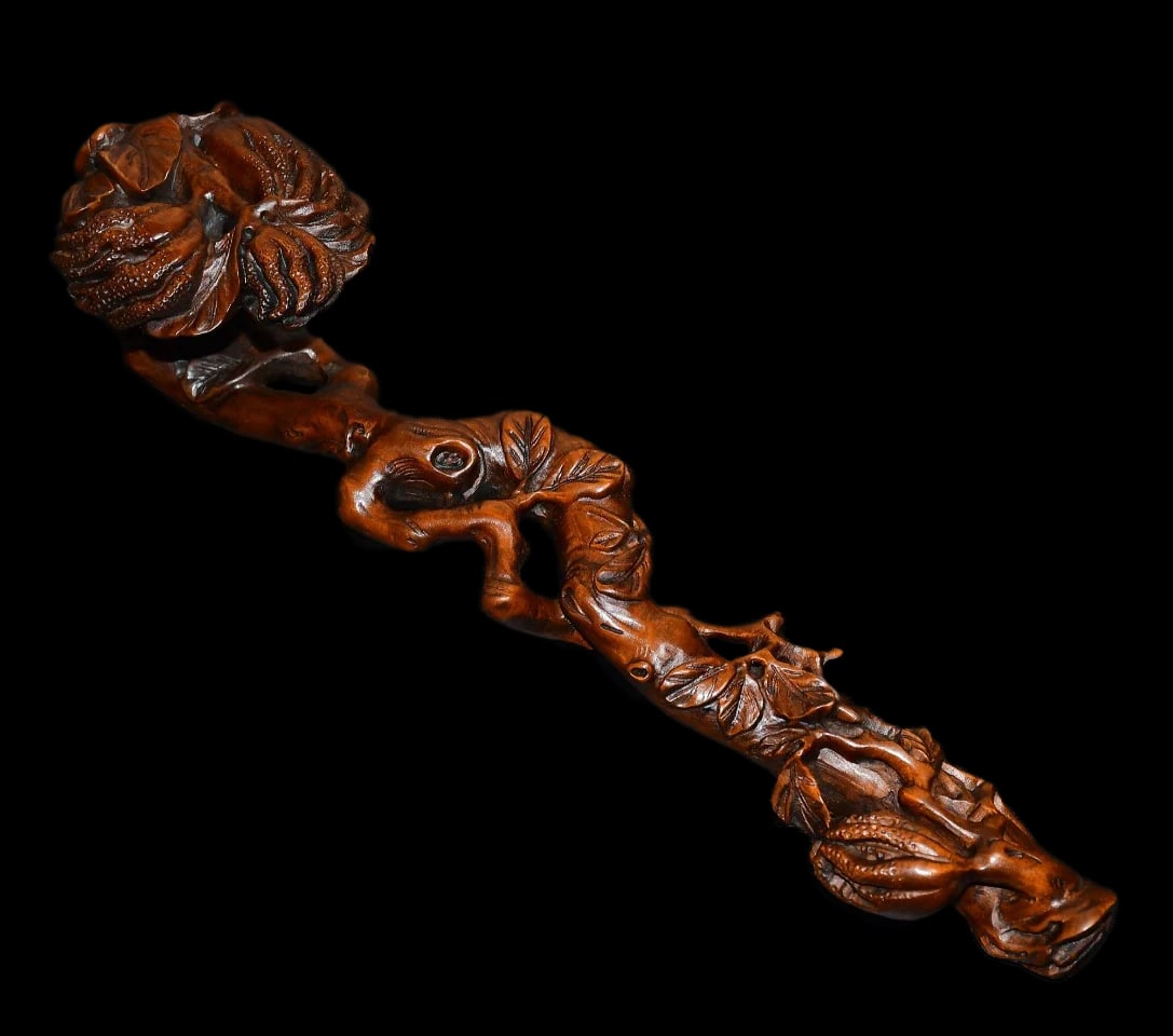 Tibetan Ruyi Handmade Boxwood Carving Lotus Shape: Size: Length 28.5 cm - Height 6 cm - Width 7 cm. Weight 390 g. Materials: Boxwood. Condition: Excellent. This Ruyi scepter holds great symbolic significance in Buddhism. The hand-carved lotus flower s