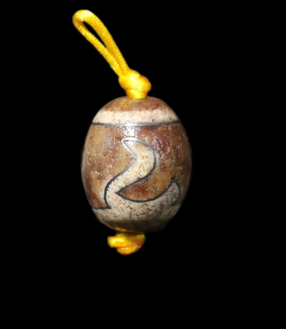Vintage Traditional Tibetan Agate Dzi Bead Amulet (1 of 2)