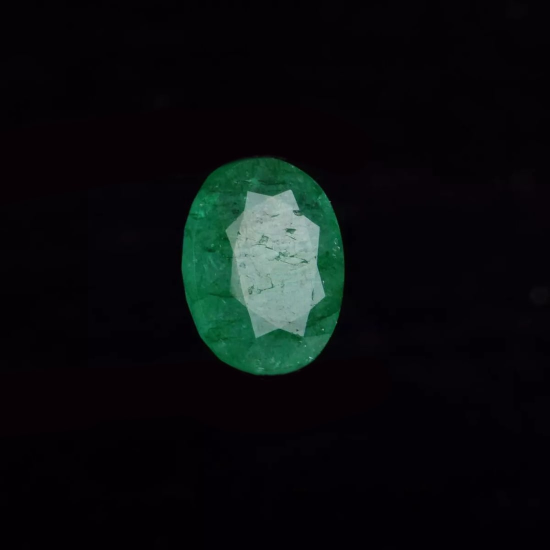 Collectible Certificated Oval Form Genuine Emerald: Size: 6.50 Ct. Length 1.3 cm - Width 1 cm - Item Depth 0.5 cm. Materials: Emerald. Condition: Excellent. This natural emerald is EGL certified. Colombian emeralds are highly prized for their bright, r