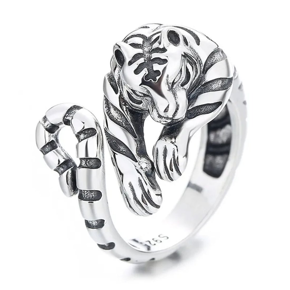 Unique Silver Chinese Traditional Beast Motif Ring (1 of 2)