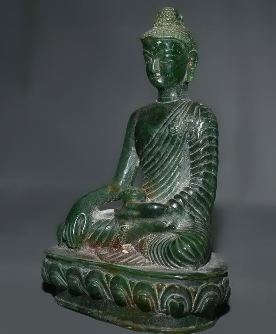 Vintage Chinese Jade Buddha Deity Figurine Statue (1 of 5)