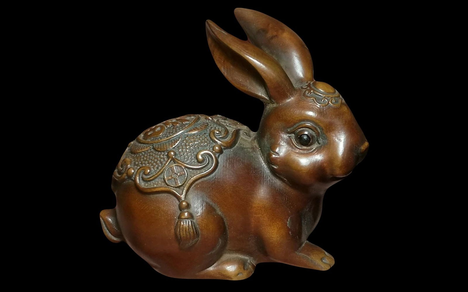 Vintage-Style Hand-Carved Oriental Rabbit Figurine (1 of 4)