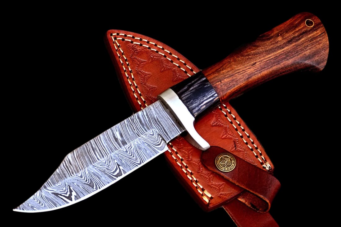 Hunting Camping Knife Damascus Steel Hand-Forged (1 of 3)