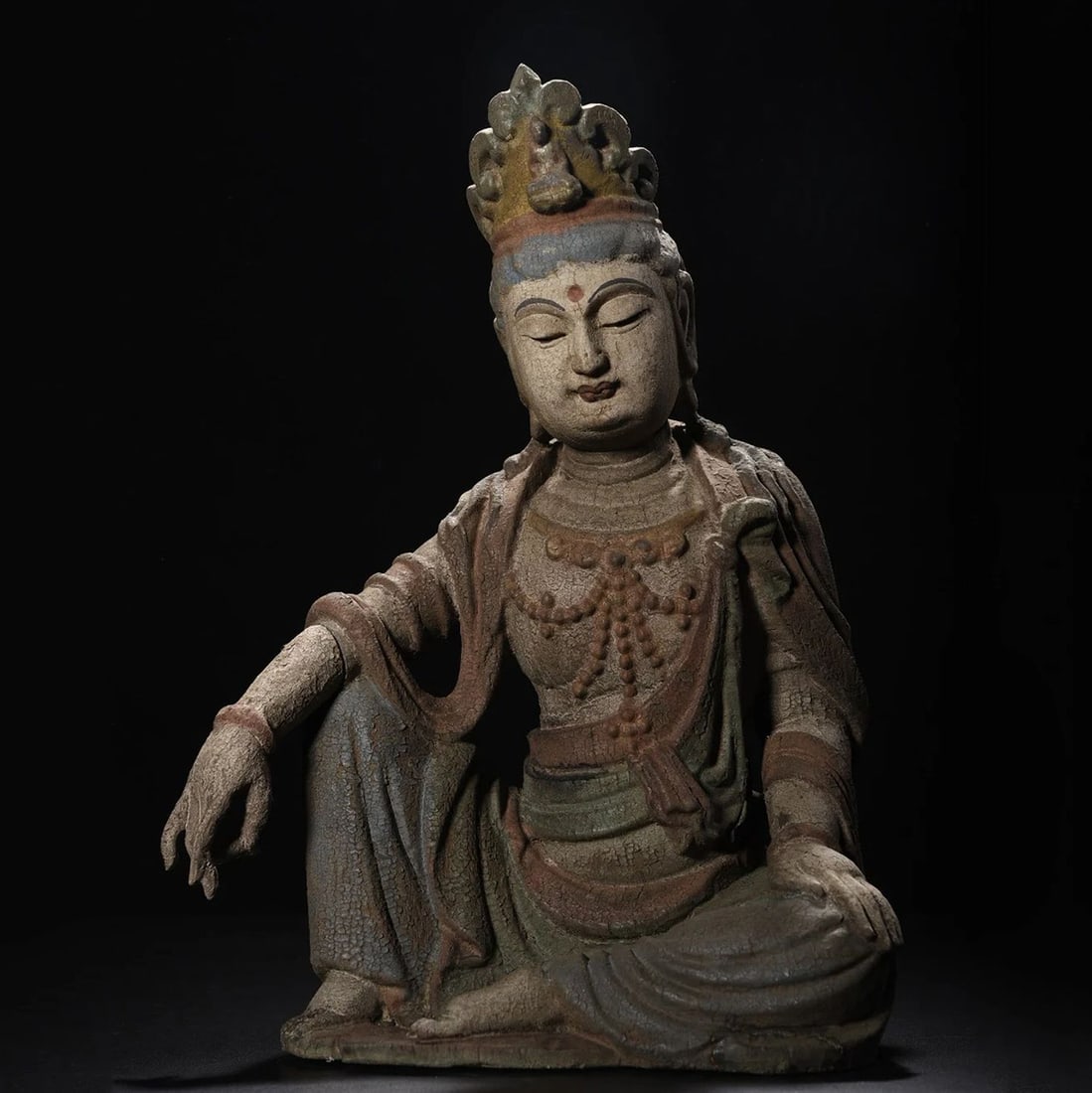Wood Vintage-Style Sculpture Guanyin Figurine (1 of 7)