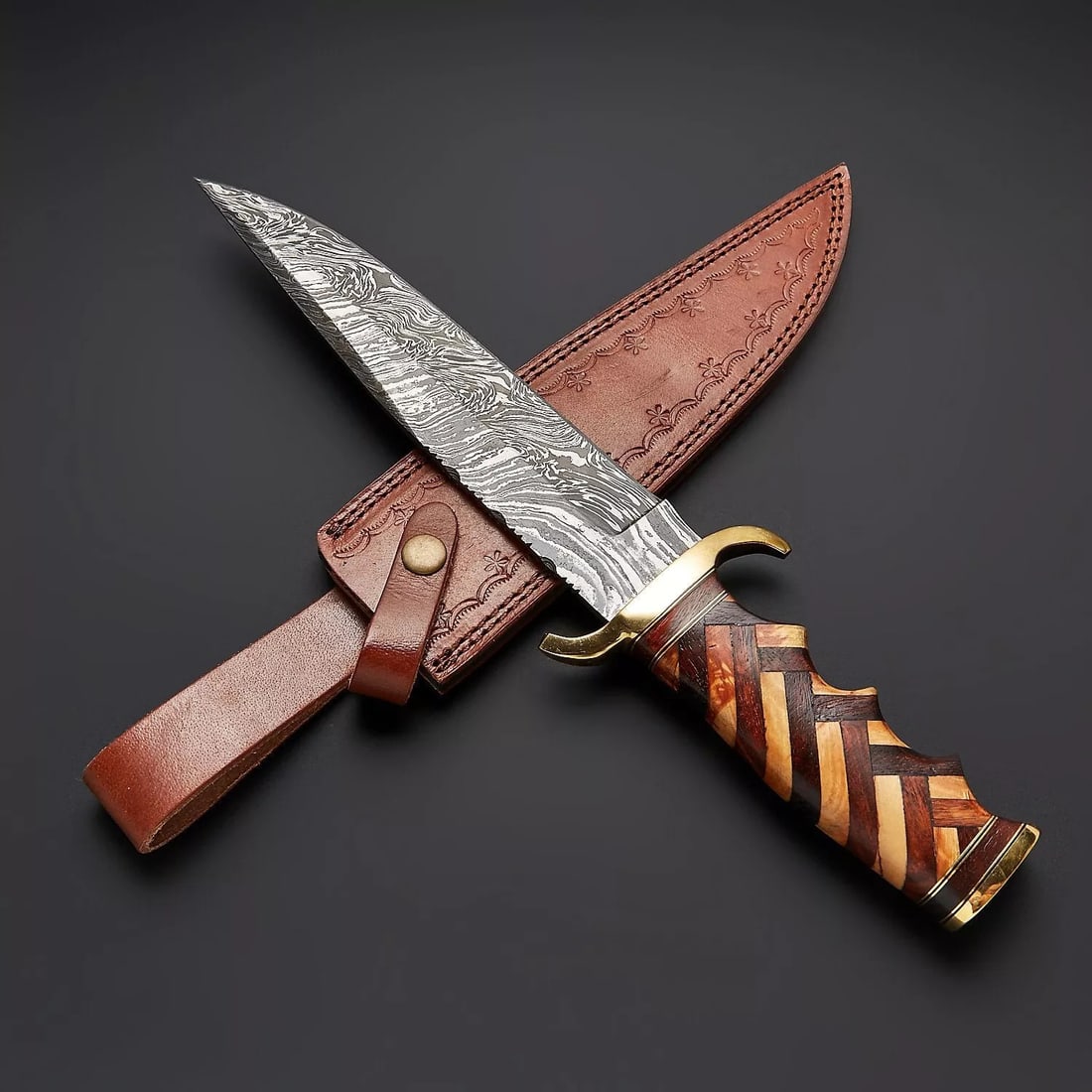 Durable Damascus Steel Hunting Knife Wood Handle (1 of 4)