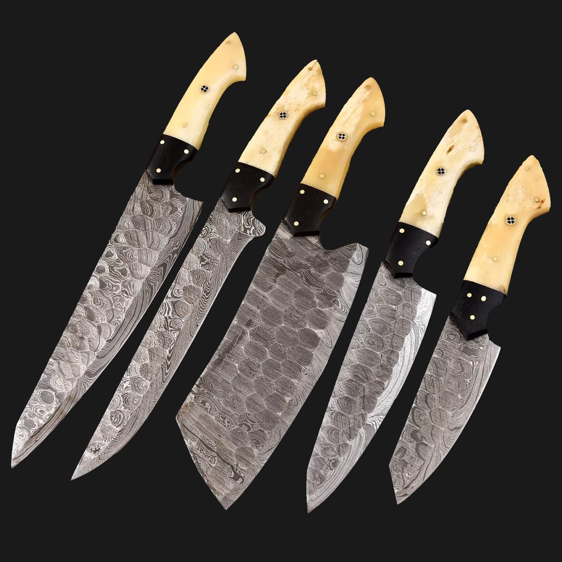 Hand Crafted Damascus Steel Knife Chef Kitchen Set: Size: Utility Knife: Blade 17.8 cm - Handle 12.7 cm. Santoku Knife: Blade 14 cm - Handle 12.7 cm. Chef Knife: Blade 20.3 cm - Handle 12.7 cm. Cleaver: Blade 16.5 cm - Handle 12.7 cm. Bread Knife: Blad