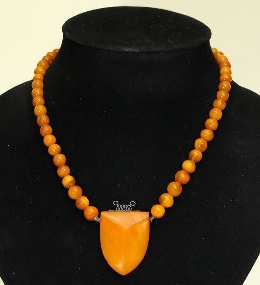 Art Deco Baltic amber set with graduated necklace & matching bracelet (1 of 10)