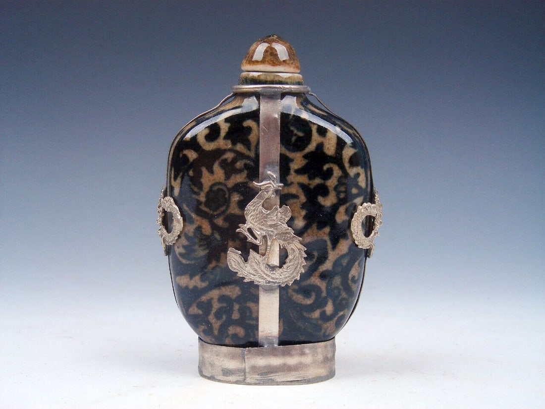 Vintage Glazed Snuff Box Bottle Dragon Phoenix: Size: Height 8 cm - Length 5 cm - Width 5 cm. Materials: Glazed porcelain, Tibetan silver (alloy of tin with copper or zinc). Condition: Looks like vintage. This vintage-style porcelain snuff box is g