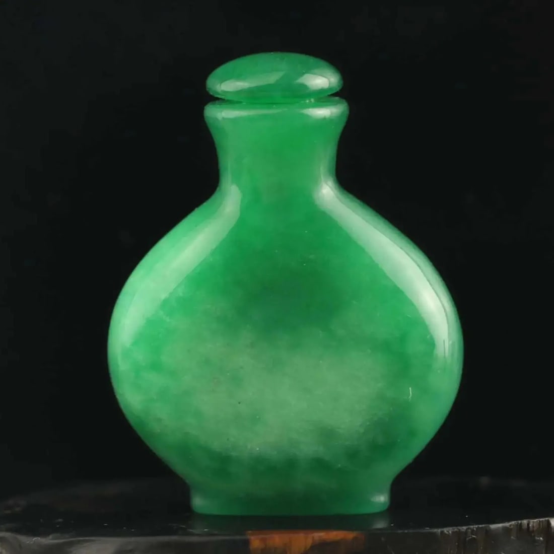 Retro Green Hetian Jade Snuff Bottle Fish Carving (1 of 5)