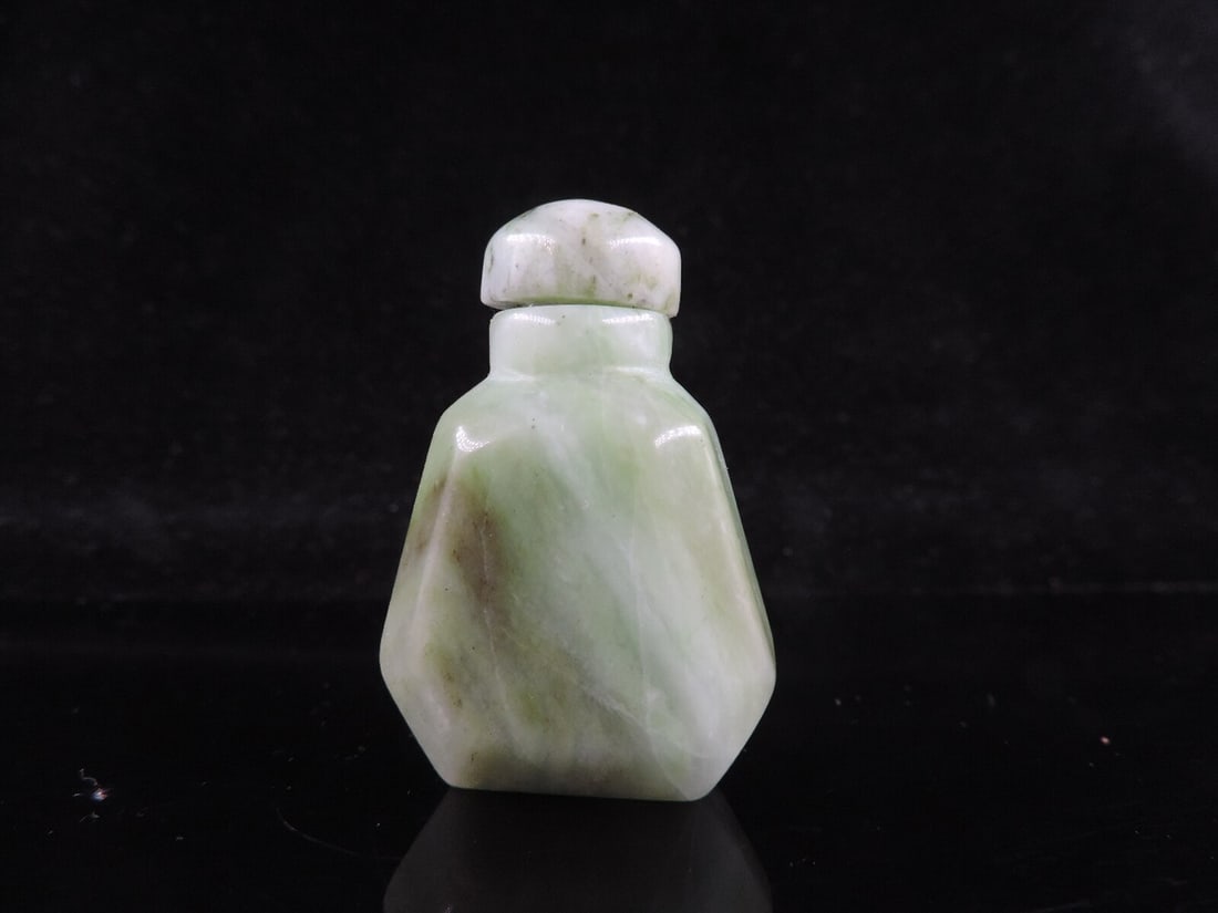 Retro Style Jade Nephrite Snuff Vial Copper Spoon (1 of 8)