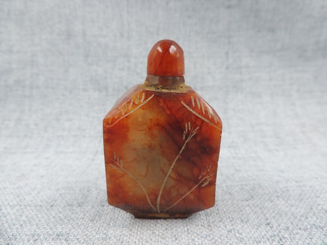 Antique Style Red Jade Snuff Bottle Hand Carved (1 of 8)