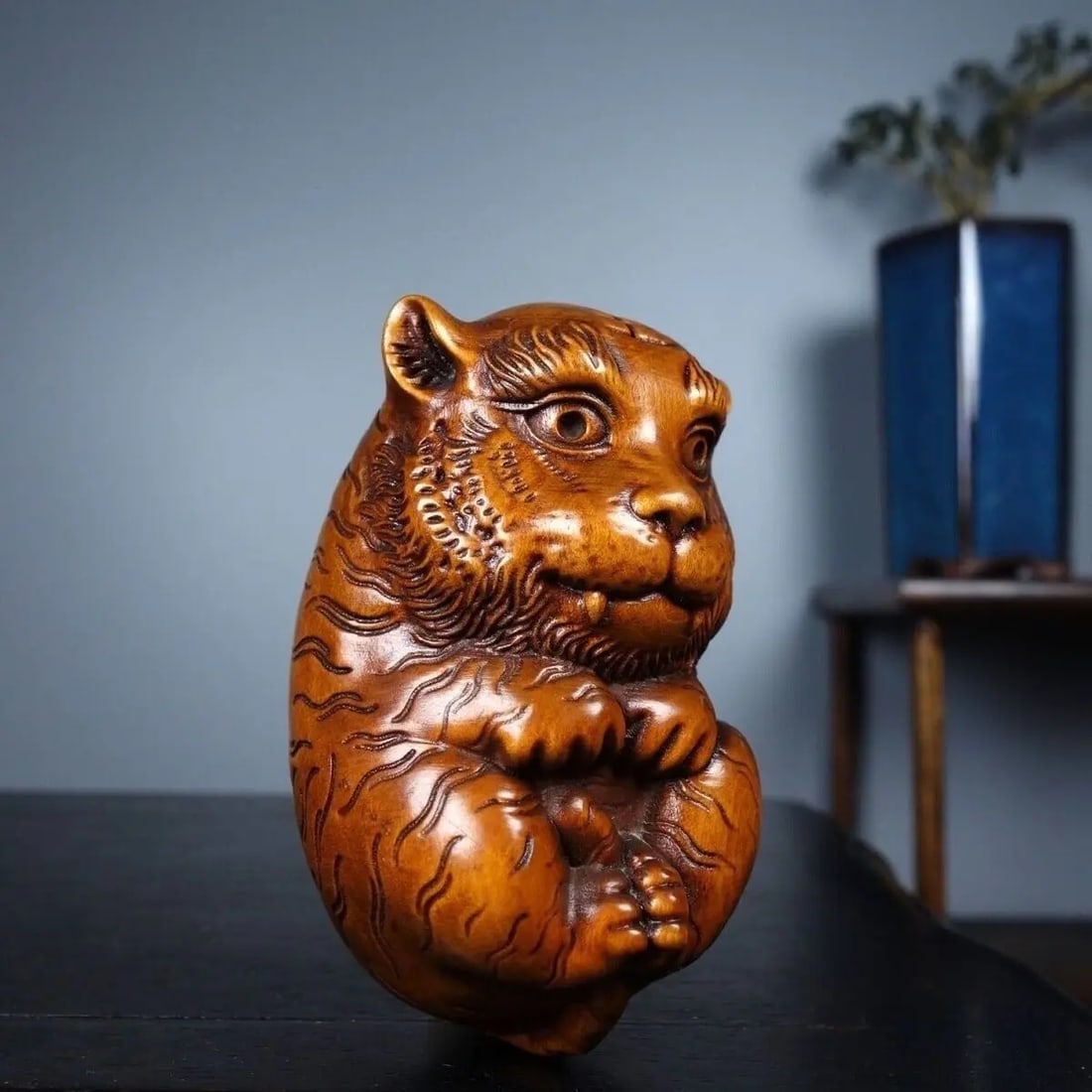 Handmade Tiger Figurine Oriental Pendant Netsuke (1 of 5)