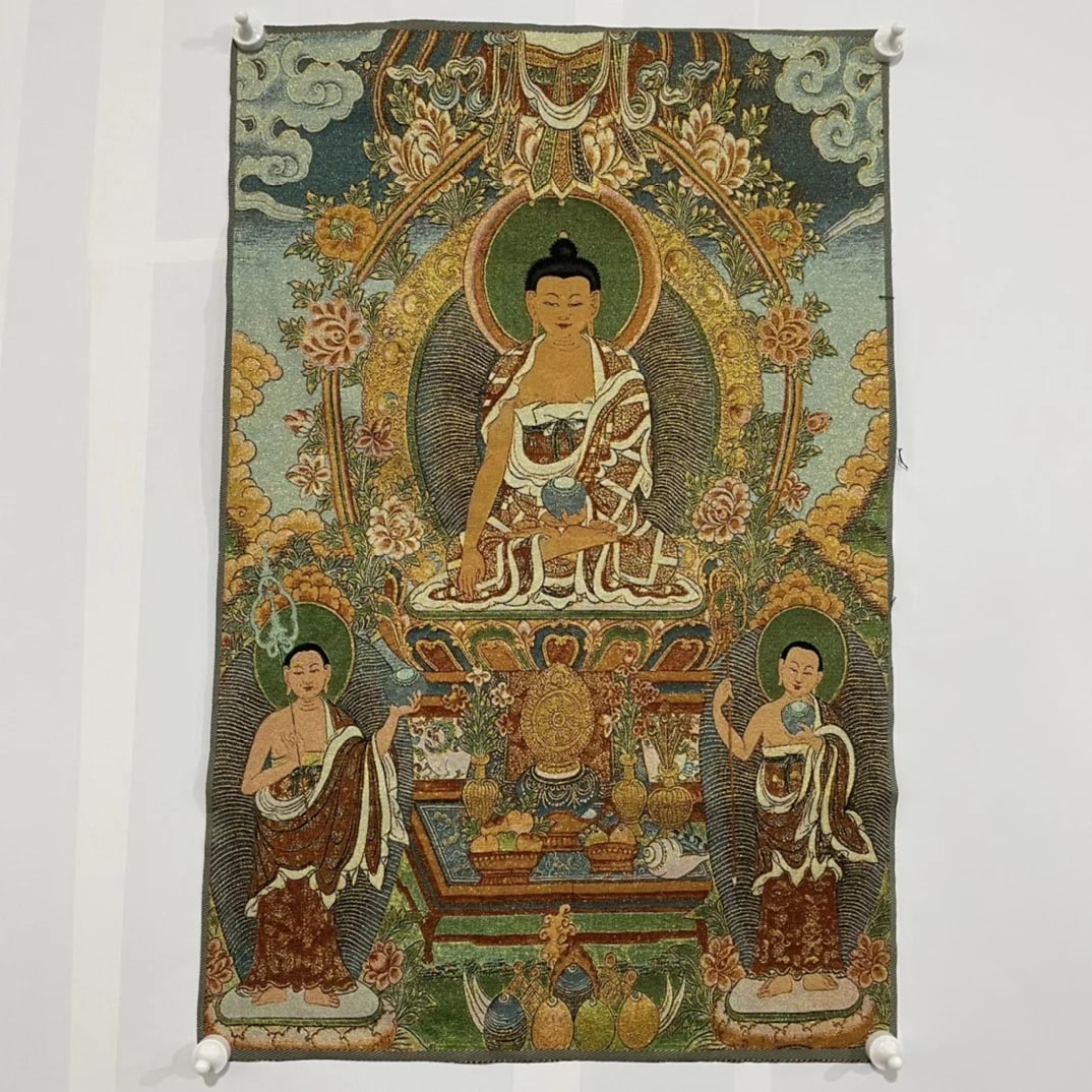 Silk Brocade Embroidery Thangka Medicine Buddha: Size: Height 90 cm - Length 60 cm. Weight 0.15 kg. Materials: Embroidery, silk, brocade, textiles. Condition: Appears to have a classic aesthetic. This Tibetan thangka, inspired by antiques, is a beau