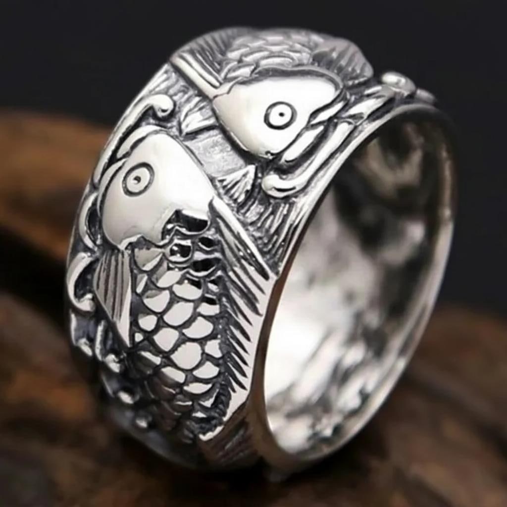 Vintage Asian Silver Ring Koi Fish Relief Band: Size: Ring size 9 - Width 12 mm. Weight 9 g. Materials: S925 silver. Condition: New. This vintage style ring is crafted from 925 sterling silver and features a relief design of two swimming koi fish.