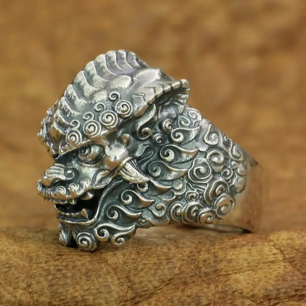 Mens Chinese Lion Head Ring 925 Sterling Silver: Size: Ring size 12 - Height 24 mm. Weight 20 g. Materials: 925 sterling silver. Condition: New. This vintage style ring is crafted from 925 sterling silver and highlights a detailed Chinese lion head