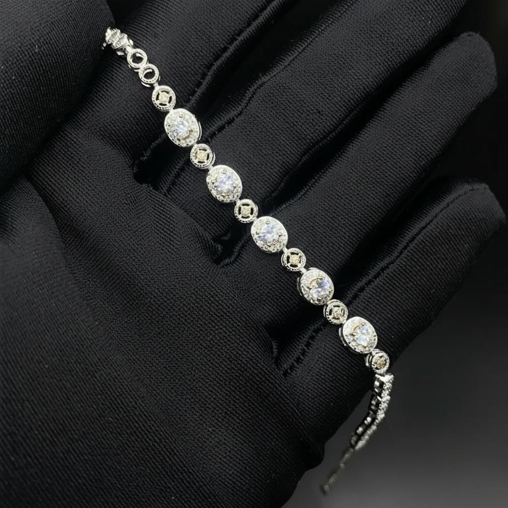 Retro Moissanite Halo Bracelet 925 Sterling Silver: Size: Length 18-20 cm. Gem size 4 mm. Weight 10 g. Materials: 925 sterling silver, moissanite. Condition: New. This bracelet is crafted from 925 sterling silver and adorned with a row of sparkling