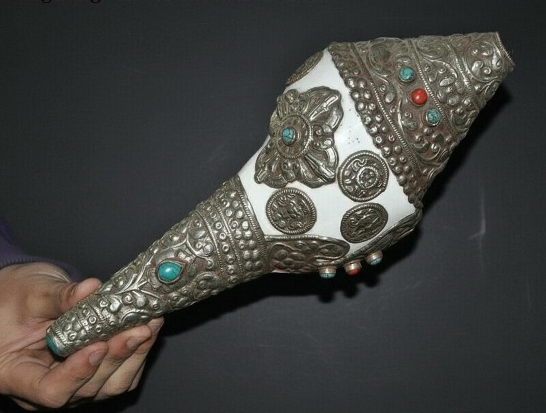 Amulet Vintage Tibetan Silver Trumpet 8 Symbols (1 of 8)