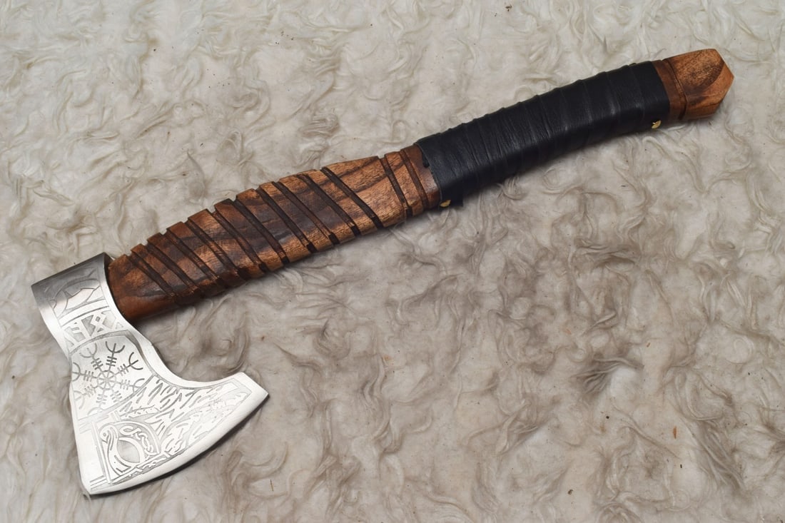 Figured Grain Wood Handle Damascus Tomahawk Axe (1 of 9)