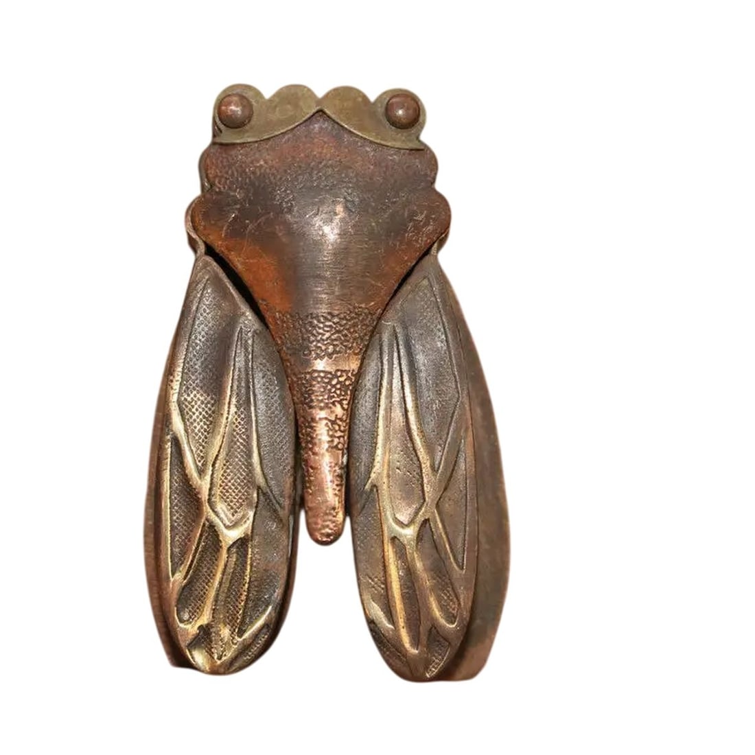 Retro-Style Copper Engraved Insect Inkstone Box: Size: Height 7 cm - Width 4 cm - Thickness 2 ?m. Weight 42 g. Materials: Copper. Condition: Resembles a retro aesthetic. This is a retro-inspired crafted box designed to hold ink cartridges, shaped li
