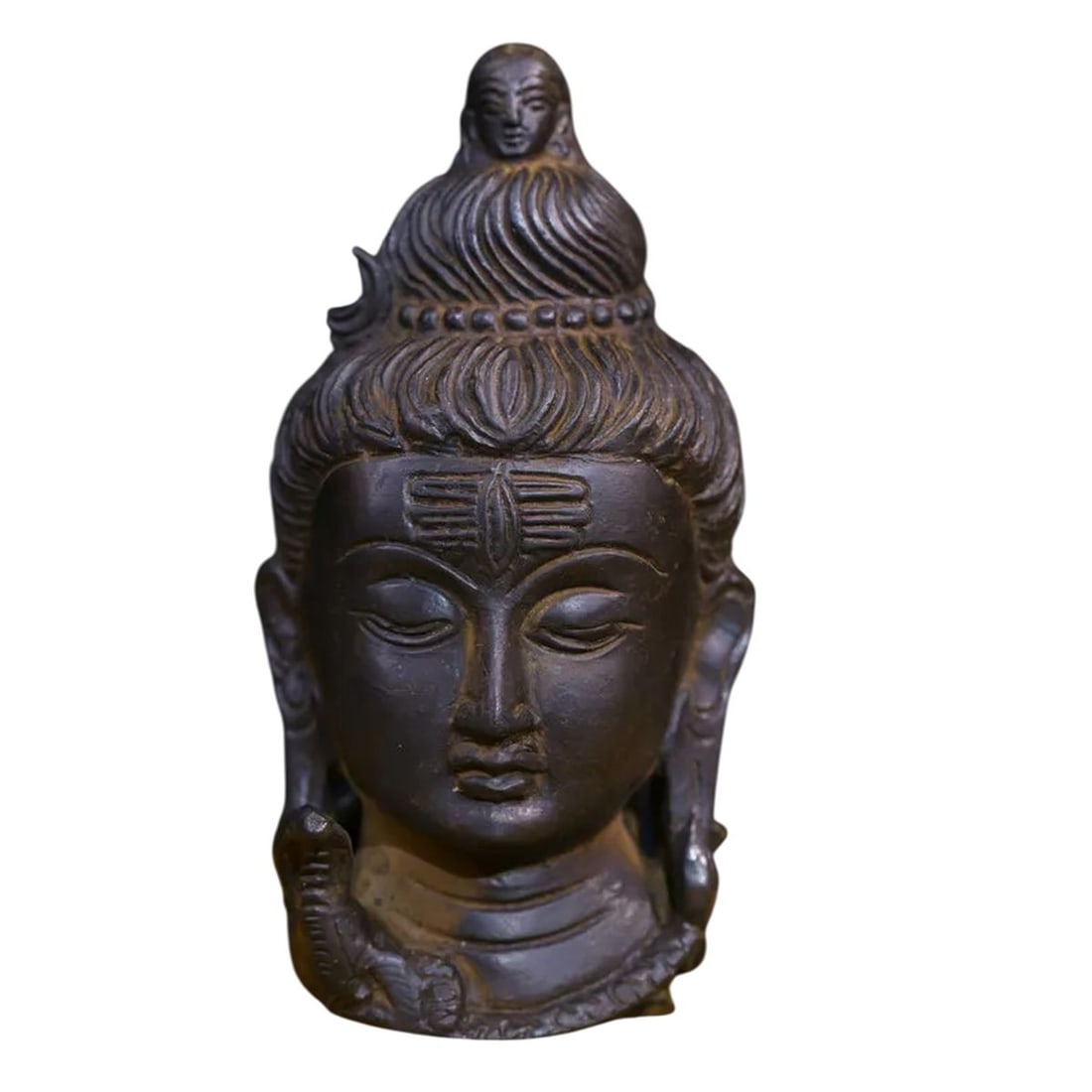 Retro-Style Siddhartha Gautama Bust Sculpture: Size: Height 15.8 cm - Length 8.1 cm. Weight 1000 g. Materials: Bronze. Condition: Appears to have a classic aesthetic. This retro-style bust sculpture depicts Siddhartha Gautama, the founder of Buddh