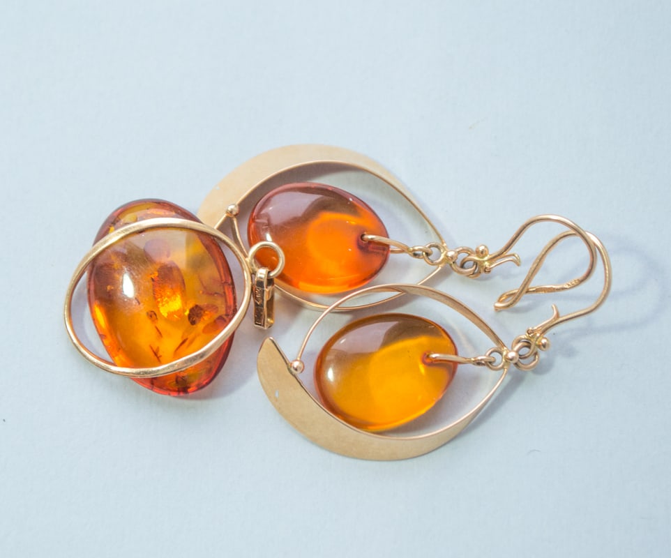 Vintage 14K Gold Baltic Amber Jewelry Set – 583 Marked Earrings & Pendant (1 of 10)