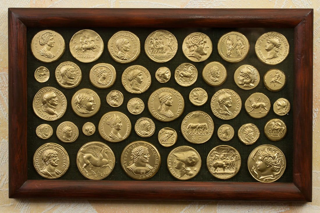 Antique Set of 41 Ancietn gold Denarii Coins Denarius (1 of 10)