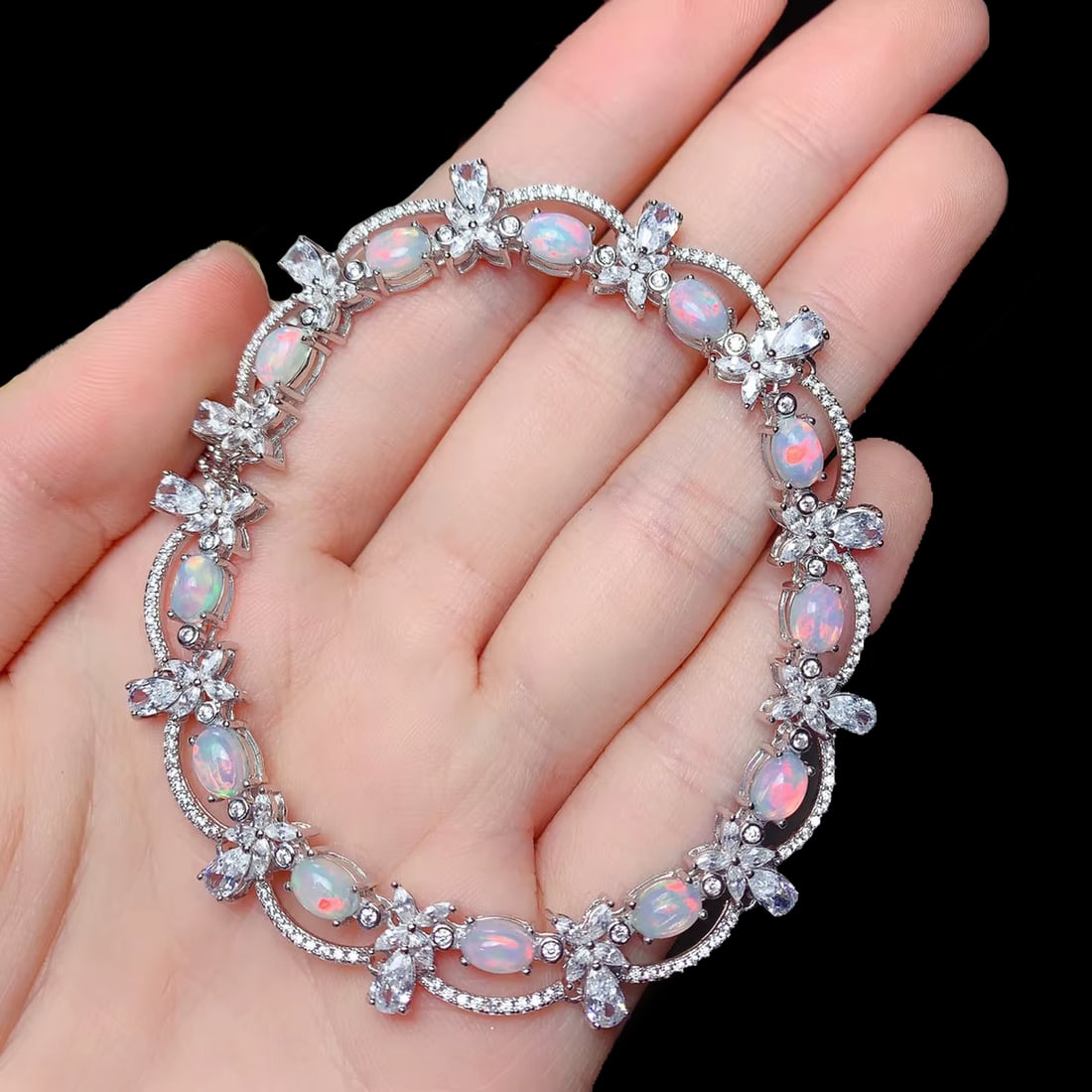 Spectral Glow Iridescent Silver Medallion Necklace: Size: Length 45 cm - Width 0.6 cm. Weight 17 g. Materials: S925 Silver, opal, zircon. Condition: New. This necklace, fashioned in the manner of classical gemstone settings, is a captivating and intric