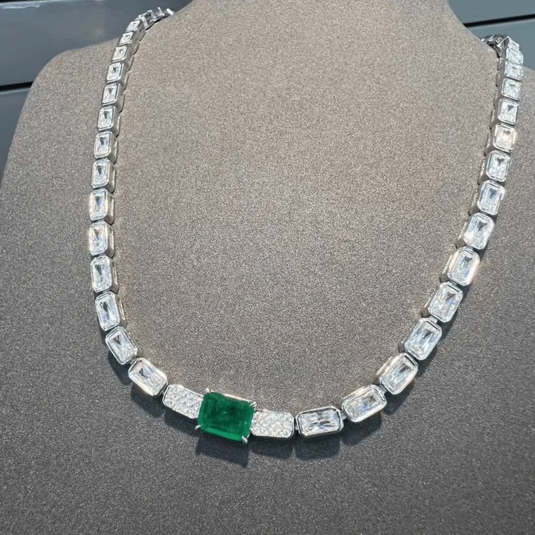 Rectangular Cut Green Emerald 925 Silver Necklace - 4