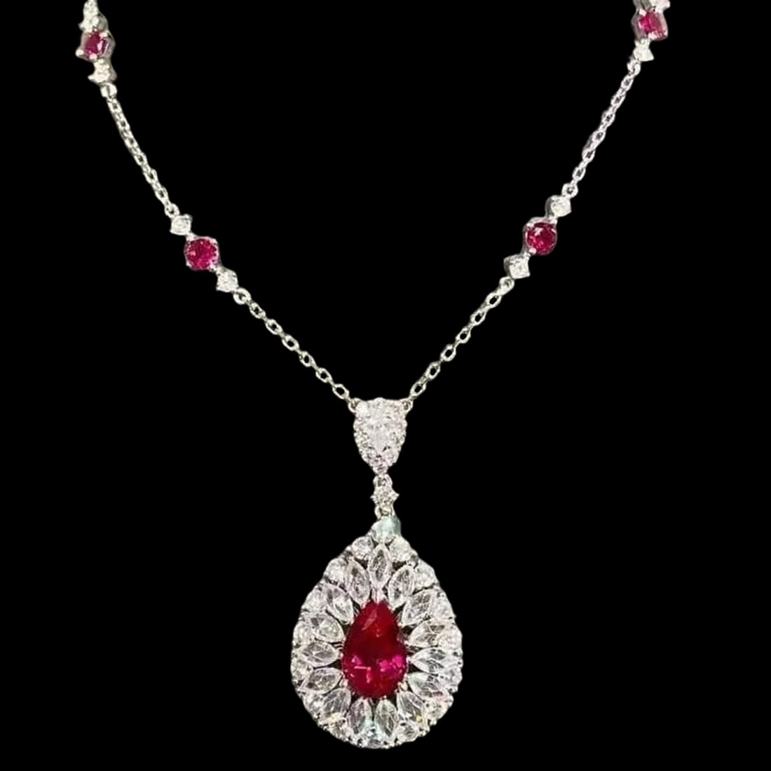 Eminent Silver 925 Crimson Pear Gemstone Necklace (1 of 2)