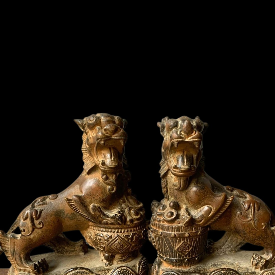 Vintage Bronze Gilt Dragon Beast Unicorn Feng Shui Statue: Size: Height 16 cm - Length 13 cm - Width 3 cm. Weight 2.6 kg. Materials: Bronze, gold leaf Condition: Resembles a retro aesthetic This pair of dragon beast unicorn statues is crafted in a traditional