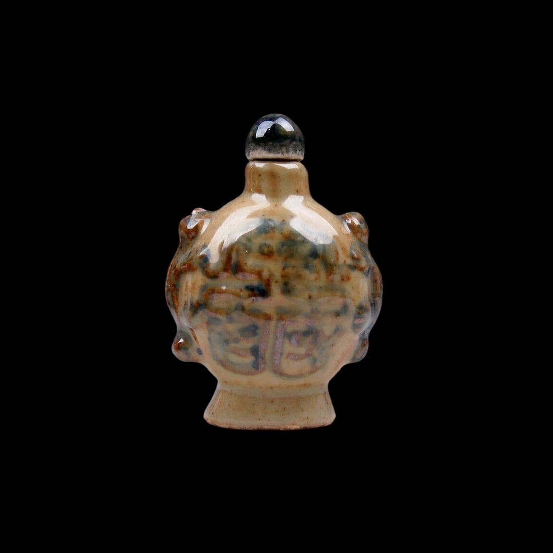 Chinese Retro Style Porcelain Beasts Snuff Bottle: Size: Height 7.5 cm - Length 5 cm - Width 2.5 cm. Materials: Porcelain. Condition: Excellent. This vintage snuff bottle is a masterpiece of porcelain art, featuring a sophisticated "overlay" technique