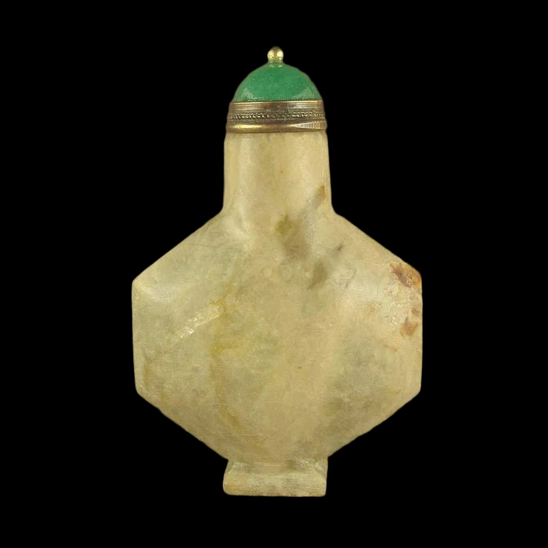 Oriental Old Style Crystal Shape Jade Snuff Bottle: Size: Height 6.6 cm - Width 4.3 cm - Thickness 1.8 cm. Materials: Jade, stone. Condition: Excellent. This antique snuff bottle is expertly carved from Chinese jade in a distinctive and elegant diamond