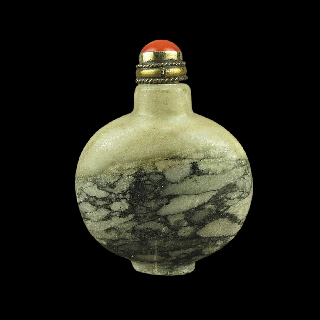 Asian Vintage Style Stripes Jade Snuff Bottle: Size: Height 6.6 cm - Width 5 cm - Thickness 2 cm. Materials: Jade. Condition: Excellent. This vintage snuff bottle is expertly carved from a unique variety of jade, characterized by dramatic inclusio