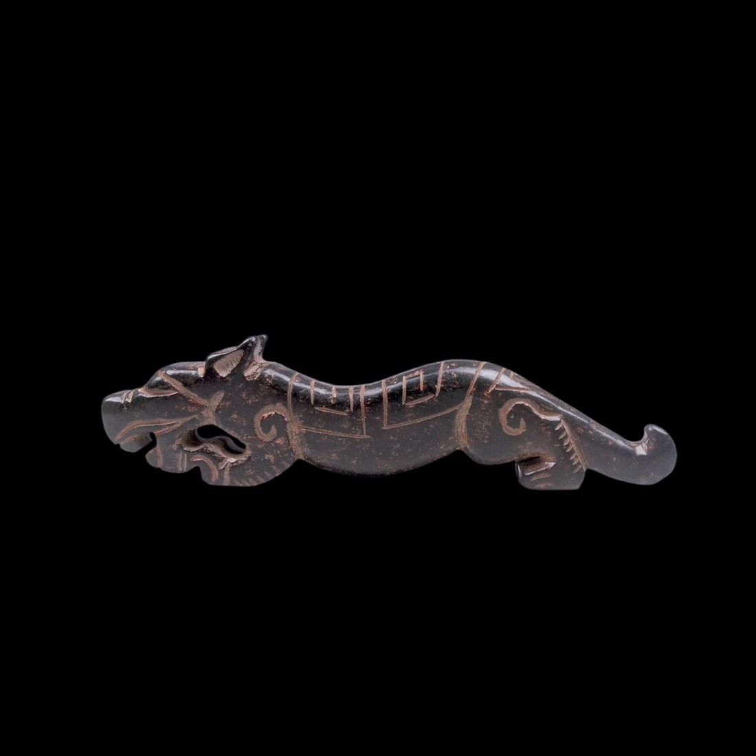 Chinese Retro Style Nephrite Jade Figurine Dragon: Size: Height 3.2 cm - Length 12.8 cm - Width 1.7 cm. Materials: Jade. Condition: Resembles a retro aesthetic. This striking sculpture is crafted and carved in a retro style from jade, depicting an