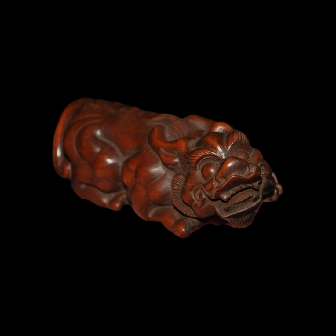Asian Archaic Style Boxwood Pixiu Beast Sculpture: Size: Height 3.5 cm - Length 9.5 cm - Width 4 cm. Weight 0.4 kg. Materials: Boxwood. Condition: Appears to have a classic aesthetic. This sculpture, crafted in the style of a classic protector, is han